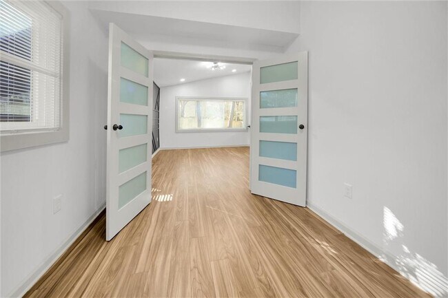 Building Photo - 3119 Piper Dr