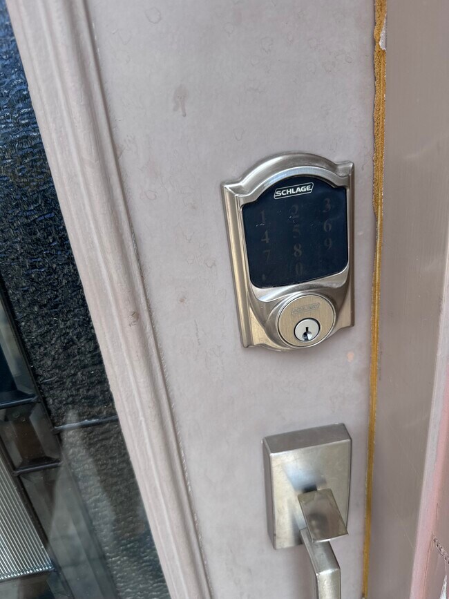 Building Photo - 732 Gold Beach Dr