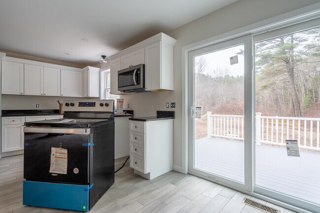 Building Photo - 86 Reservoir Dr