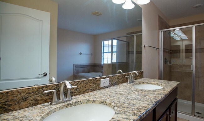 Building Photo - 1528 Moon Valley Dr