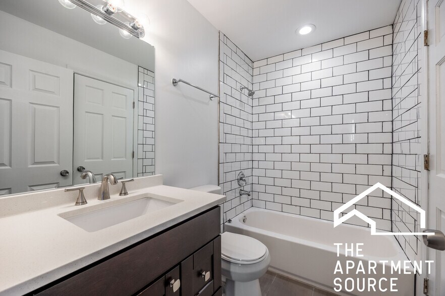 Building Photo - 4010 S Calumet Ave