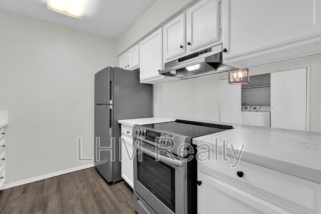 Building Photo - 930 S Dobson Rd
