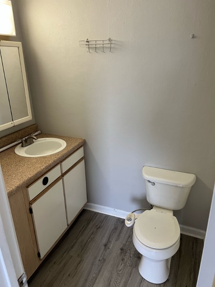 Building Photo - 755 Burcale Rd