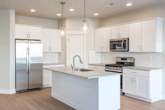 Building Photo - 304 Johnson Rd