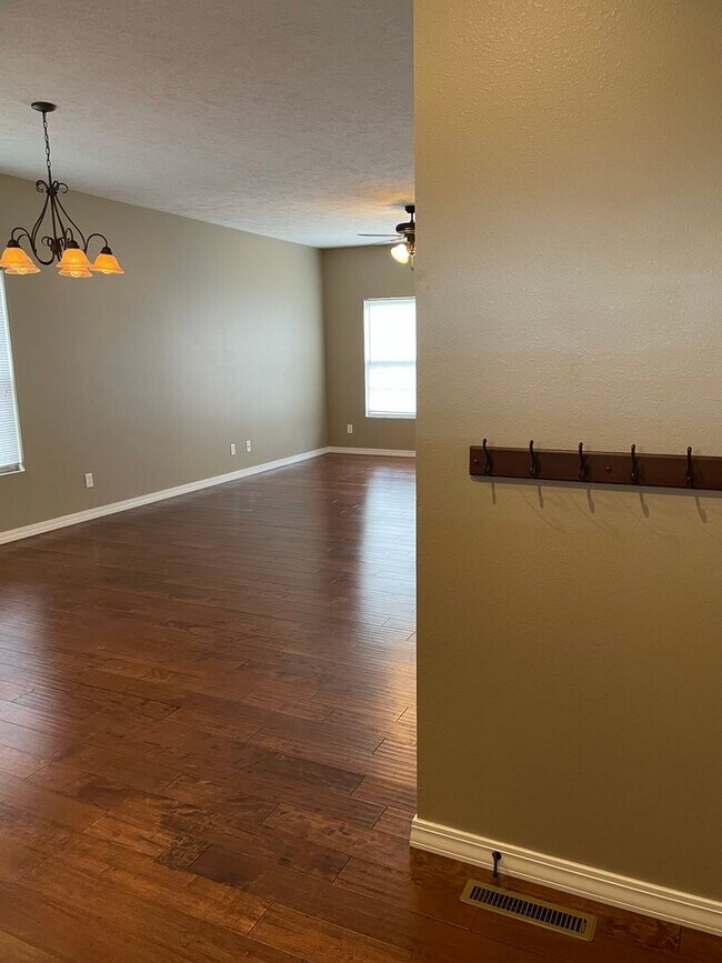 Building Photo - Beautiful all brick 4 bedroom home!