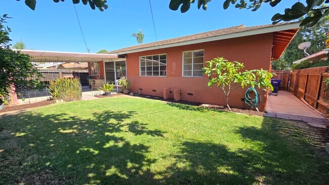 Building Photo - 14555 Figueras Rd