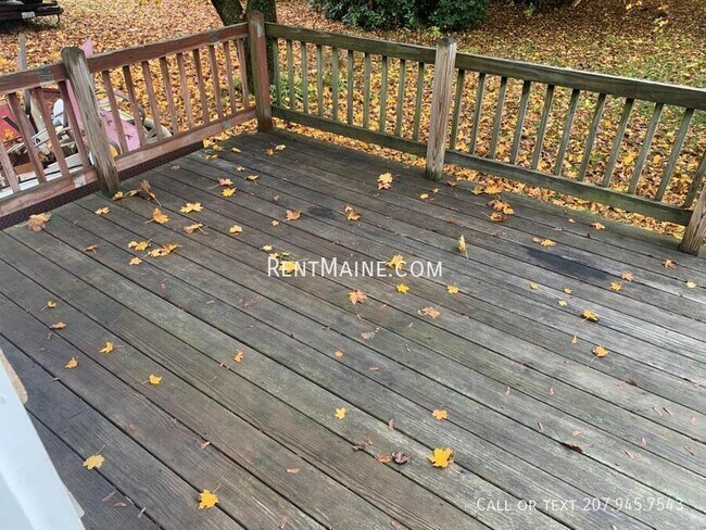 Building Photo - 11 Stillwater Ave