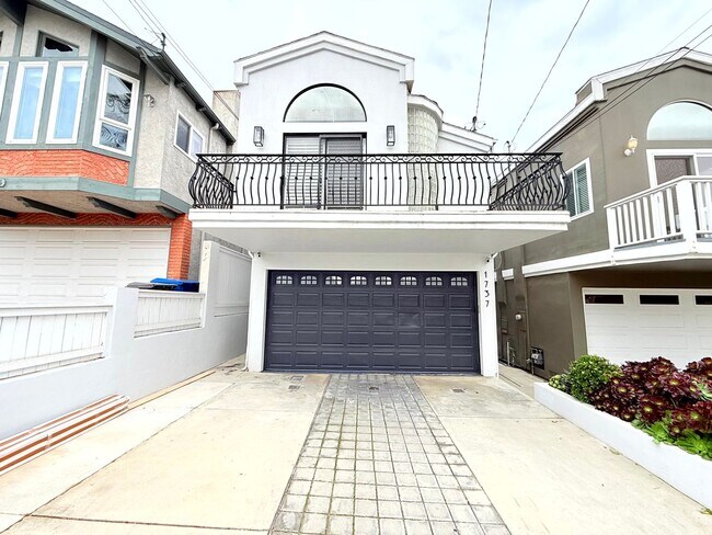 Building Photo - Fantastic 2-Story Home 3 bed 2.5 bath with backyard in Prime Golden Hills-Redondo Beach