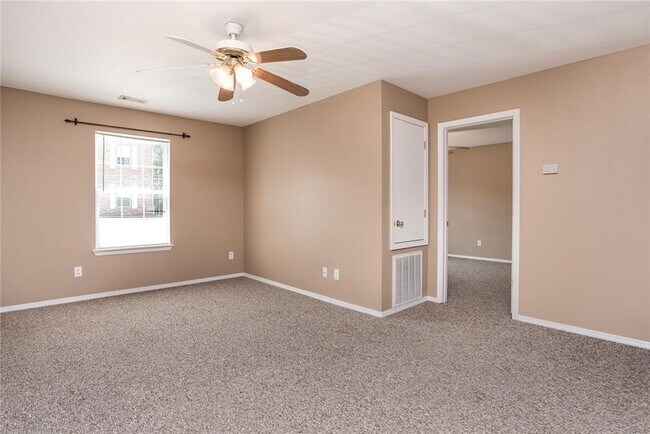 Building Photo - 1437 Sligo St