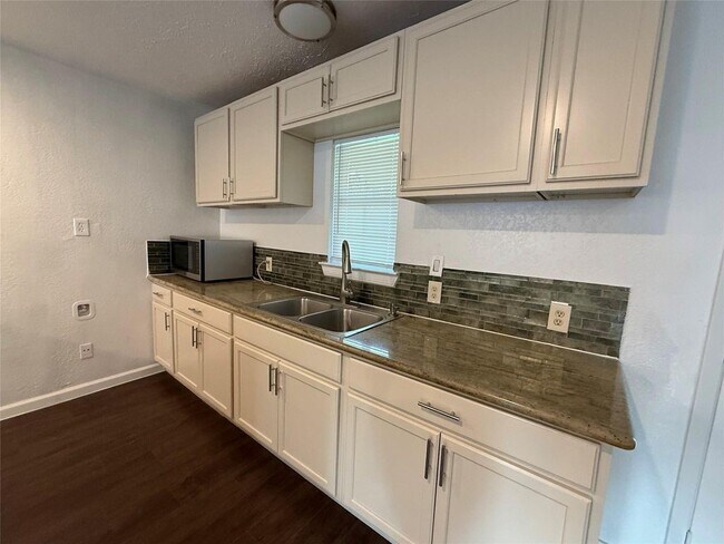 Primary Photo - 9433 Rosehaven Dr