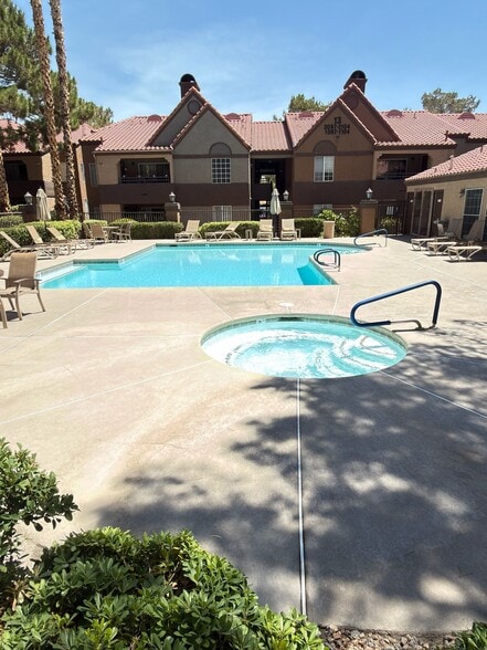 Building Photo - 2200 S Fort Apache