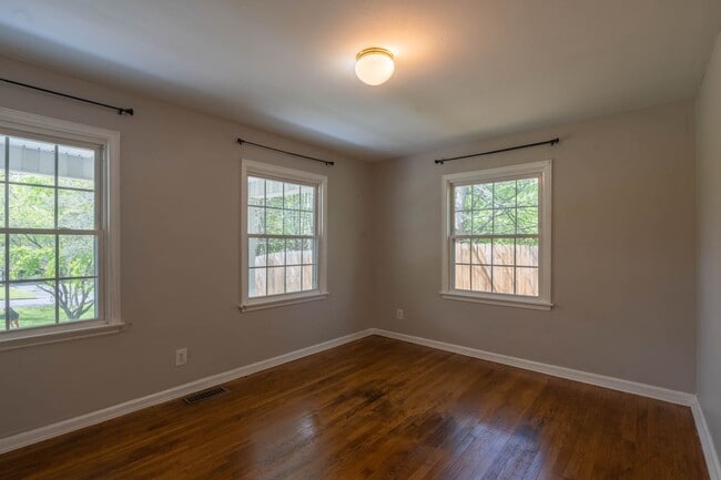 Building Photo - Beautiful 3 bed and 1 bath house in Johnso...