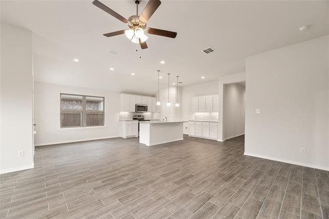 Building Photo - 635 Frio Ln