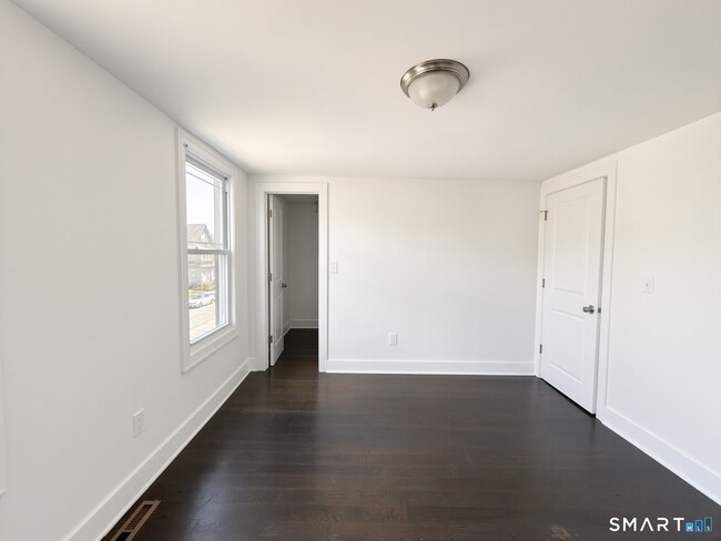Building Photo - 451 Hollister Ave