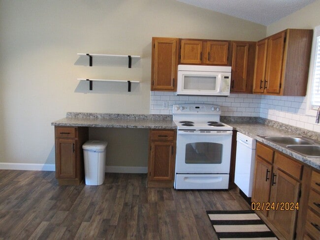 Building Photo - 2 Bedroom Condo in Osage Beach