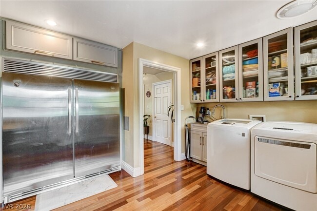 Building Photo - 7001 Alamitos Cir