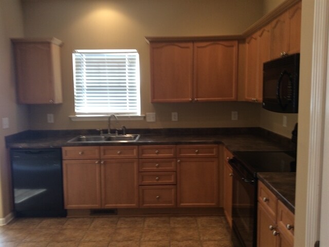 Building Photo - 1824 Baslia Ln