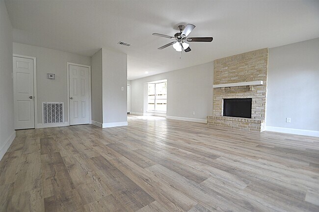 Building Photo - 4527 Adonis Dr