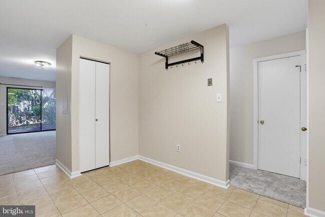 Building Photo - 5139 Dudley Ln