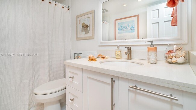 Building Photo - 555 Crandon Blvd