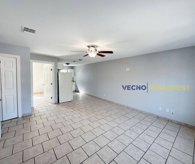 Building Photo - 302 Cooper St