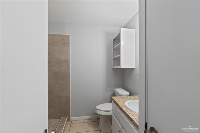 Building Photo - 15 E McIntyre St