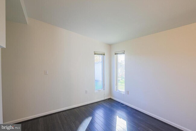 Building Photo - 2421 Lightfoot Dr