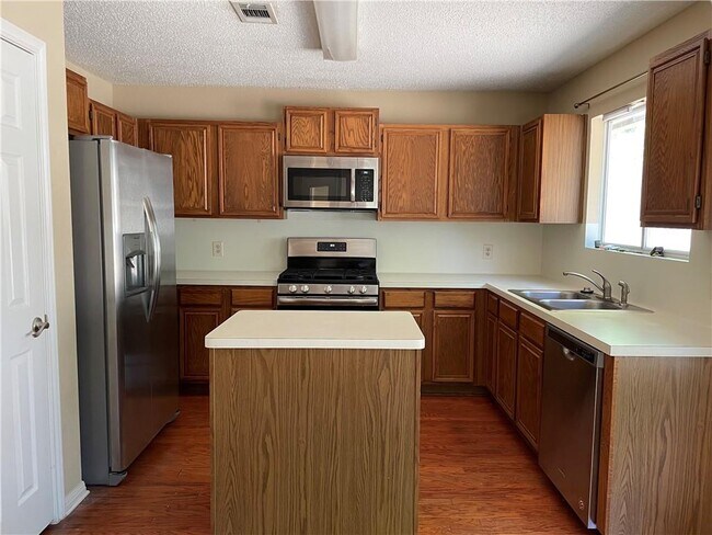 Building Photo - 8003 Willet Trail