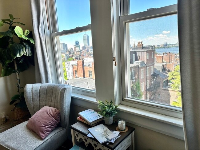 Building Photo - 108 Myrtle St