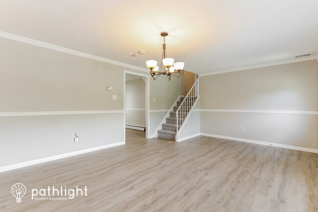 Building Photo - 1526 Telegraph Rd