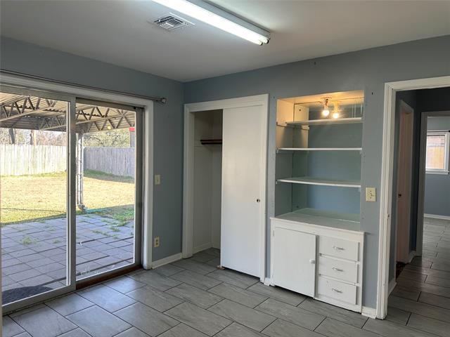 Building Photo - 810 Poleman Rd