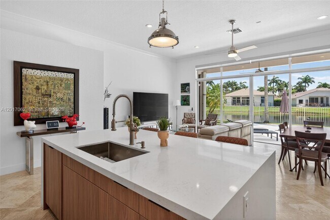 Building Photo - 2576 Bay Pointe Dr