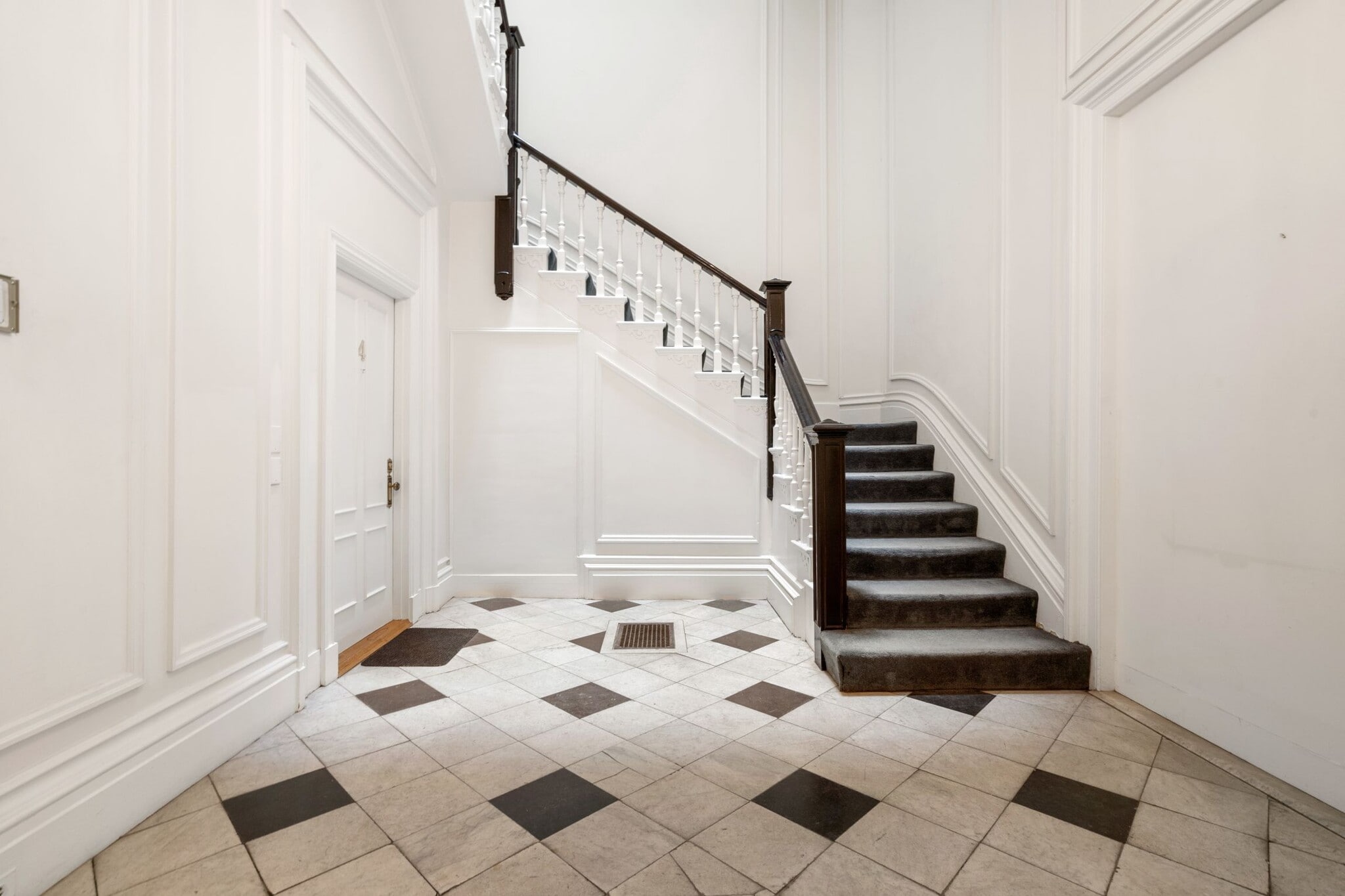 Building Photo - 103 Marlborough St