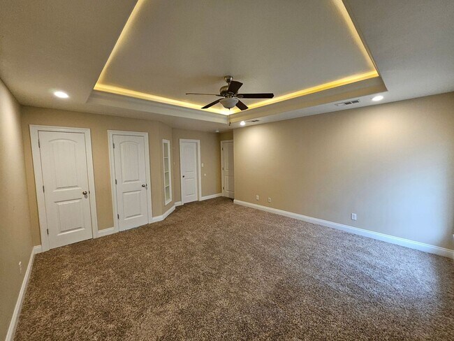 Building Photo - 121 Eagle Pt Dr