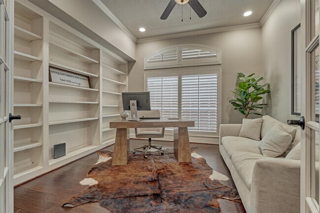 Building Photo - 87 W Honey Grove Pl