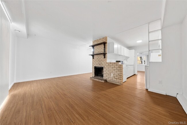 Building Photo - 34 Wooded Way