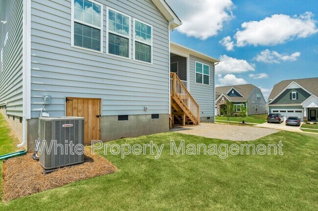 Building Photo - 15007 Arlington House Dr
