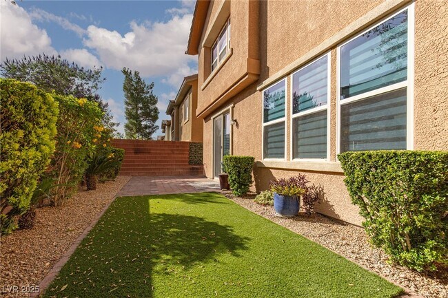 Building Photo - 10520 Harvest Wind Dr