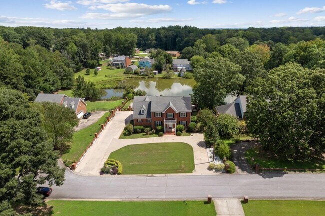 Building Photo - 4101 Lakeland Hills Dr