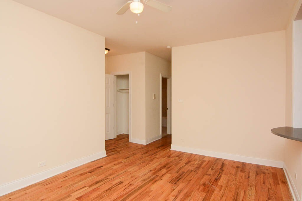 Building Photo - 629 W Cornelia Ave