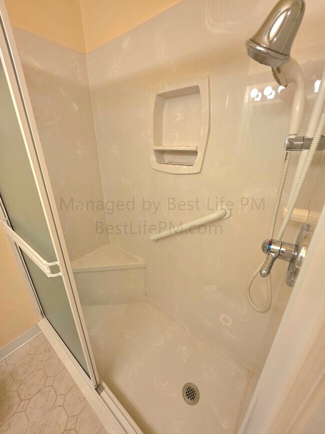 Building Photo - 4526 NE 77th Ave