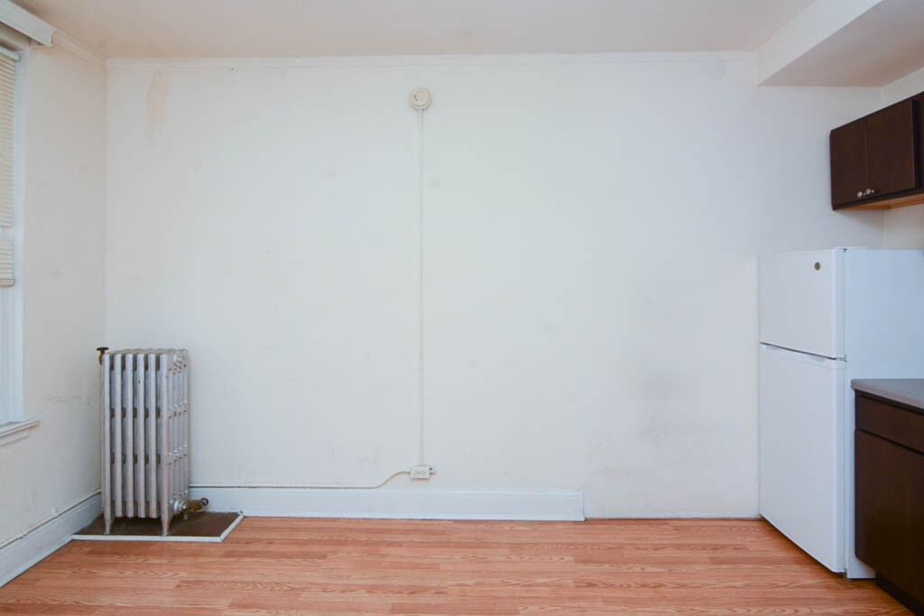 Building Photo - 3335 W Diversey Ave