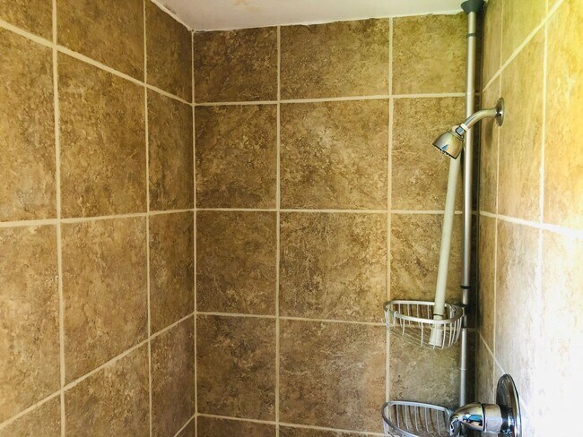 Building Photo - 2-Bed House in Reinbeck