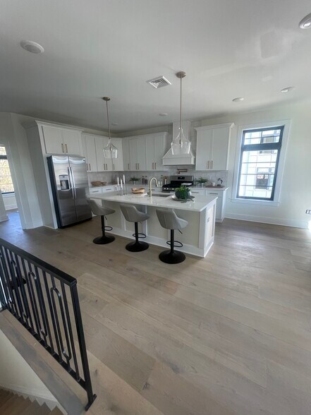 Building Photo - 7519 Ridge Ave
