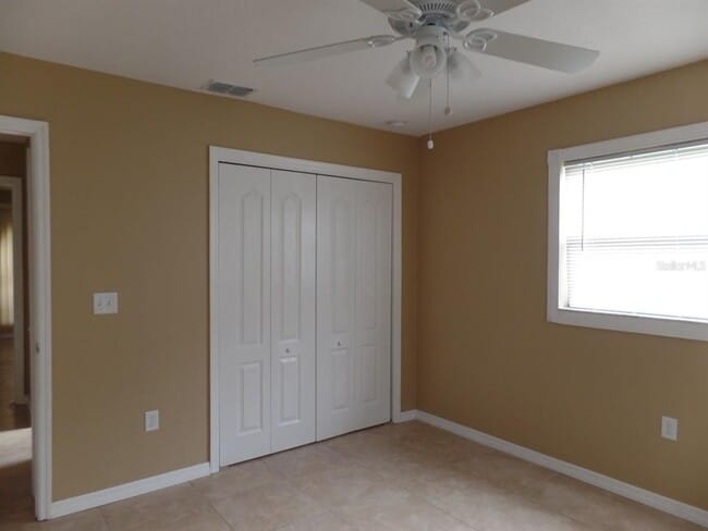 Building Photo - 8338 Fishhawk Ave