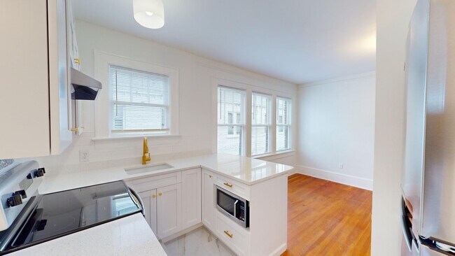 Building Photo - Remodeled Unit in RIVERSIDE! ONE MONTH FREE!
