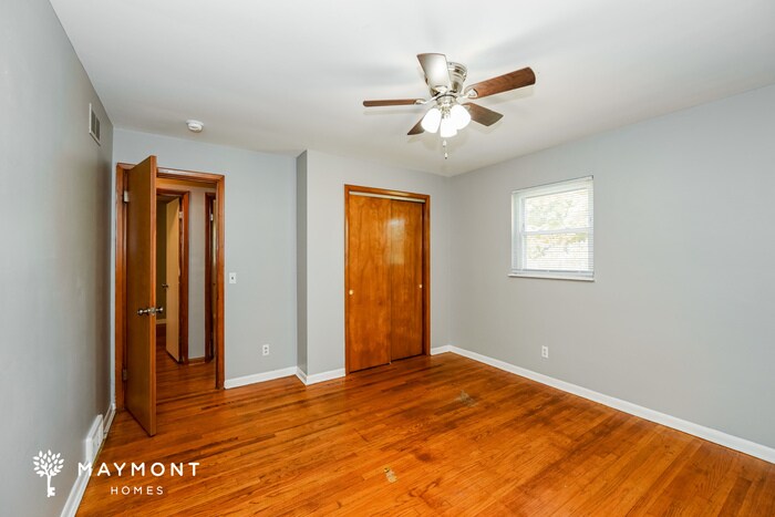 Building Photo - 2512 Grosvenor Dr