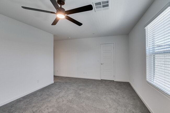 Building Photo - Beautiful New 3 Bed / 2.5 Bath Townhome 89178