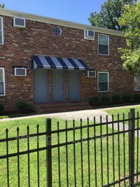 Building Photo - Near ODU spacious one bedroom.