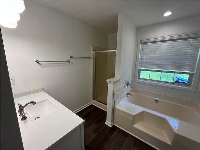 Building Photo - 678 Arbour Way